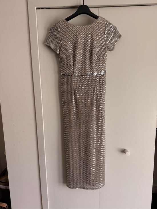 Adrianna Papell Dresses & Skirts - Adrianna Papell Silver Sequin Mindi Dress